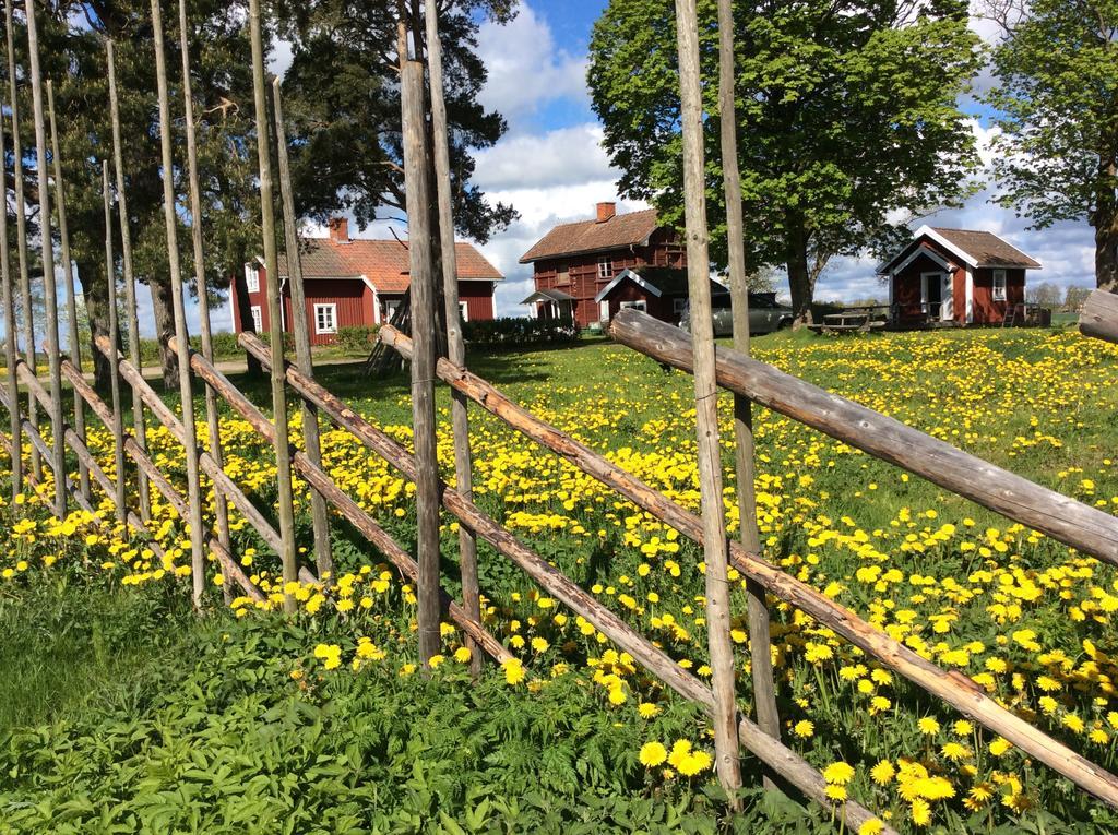 Skyberga Torp Kumla Villa Luaran gambar